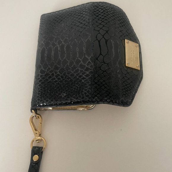 MICHAEL KORS Black Croc/Snake Mini Phone Wallet w/ Gold-tone Interior & Hardware - Picture 2 of 6